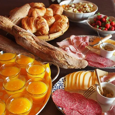 Bed & Breakfast Le Couvent De Neuviale 4*