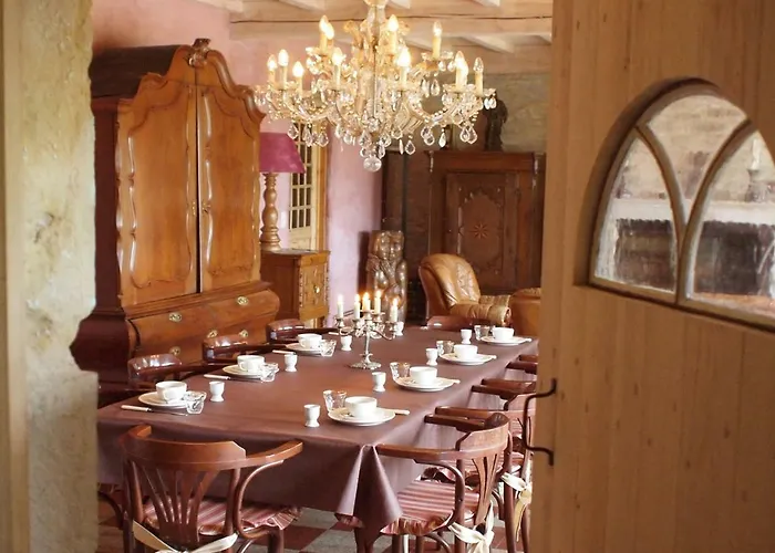 Le Couvent De Neuviale Bed & Breakfast 3*