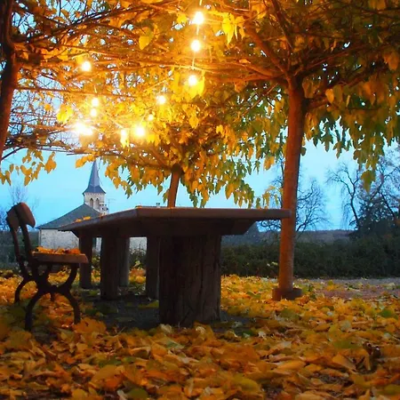 ベッド・アンド・ブレックファスト Le Couvent De Neuviale